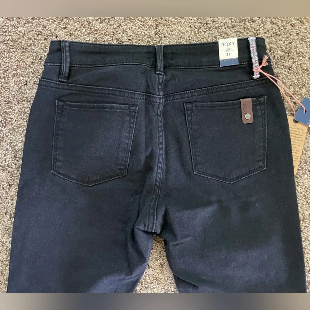 Roxy Black Skinny Jeans with Zipper ankles - Picture 5 of 11